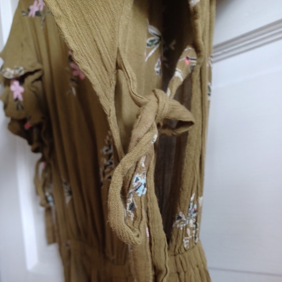 Billabong floral romper S w/ side cutouts flutter sleeves boho sexy flirty - Picture 9 of 13